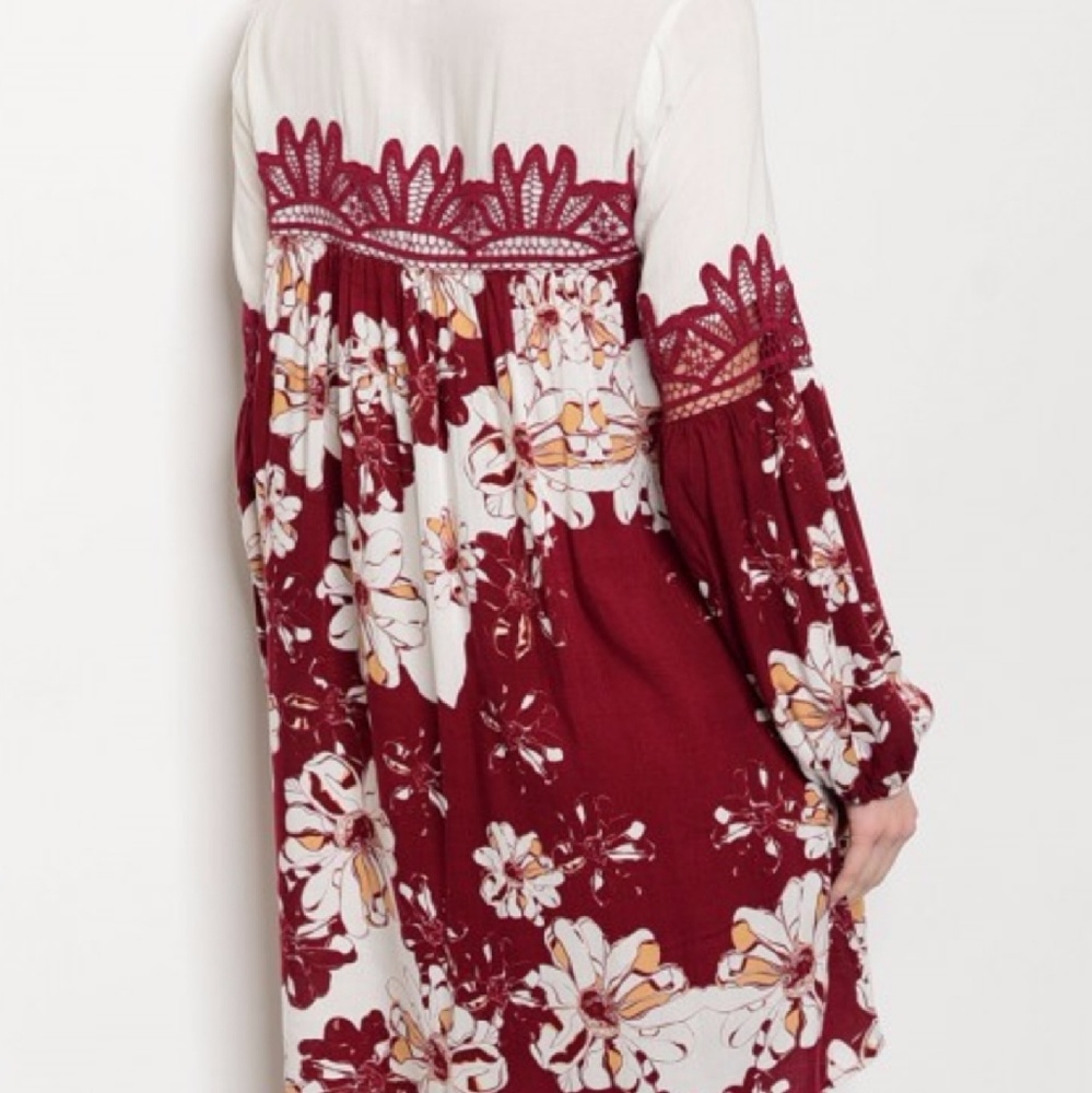 🎉HP🎉 Floral Crochet Shift Dress 💫 - Picture 2 of 8